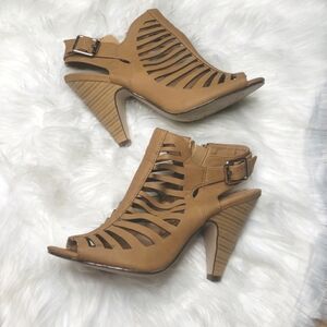 Delicious Tan Leather Heel bootie 8